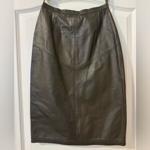 Elegant Leather Pencil Skirt - Black